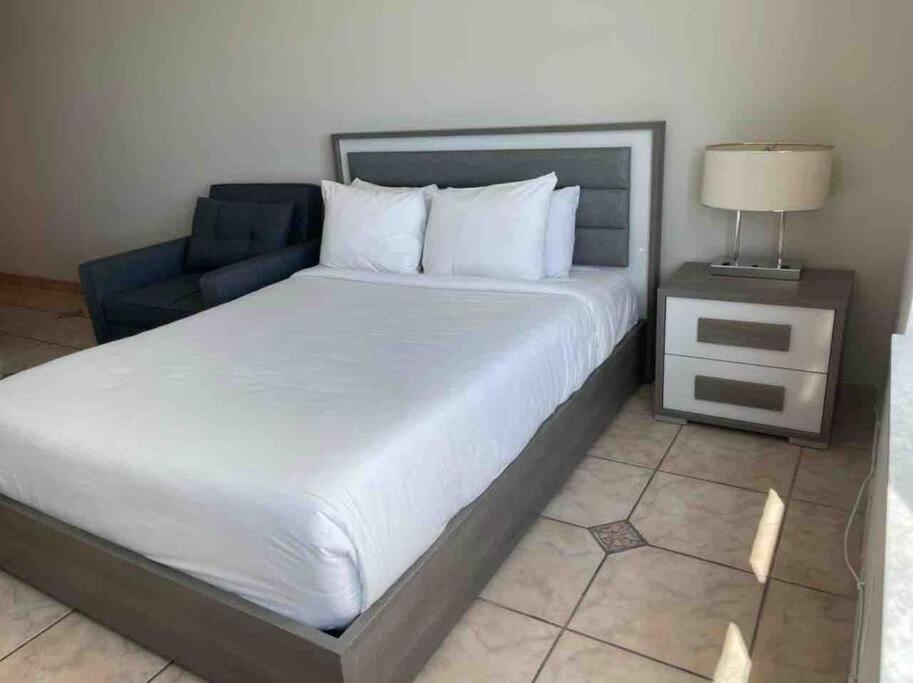 Apartamento Chic Ocean Front Studio! Miami Beach Exterior foto